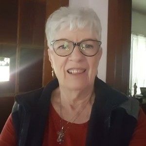 Meet your Posher, Sandi